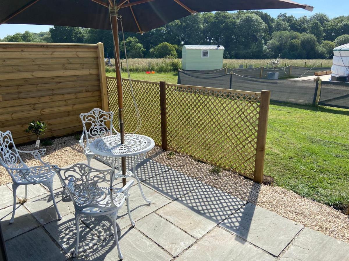 Buzzard Holt Hosting Hotel Buckingham Exterior foto