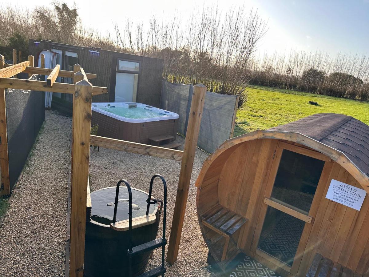 Buzzard Holt Hosting Hotel Buckingham Exterior foto