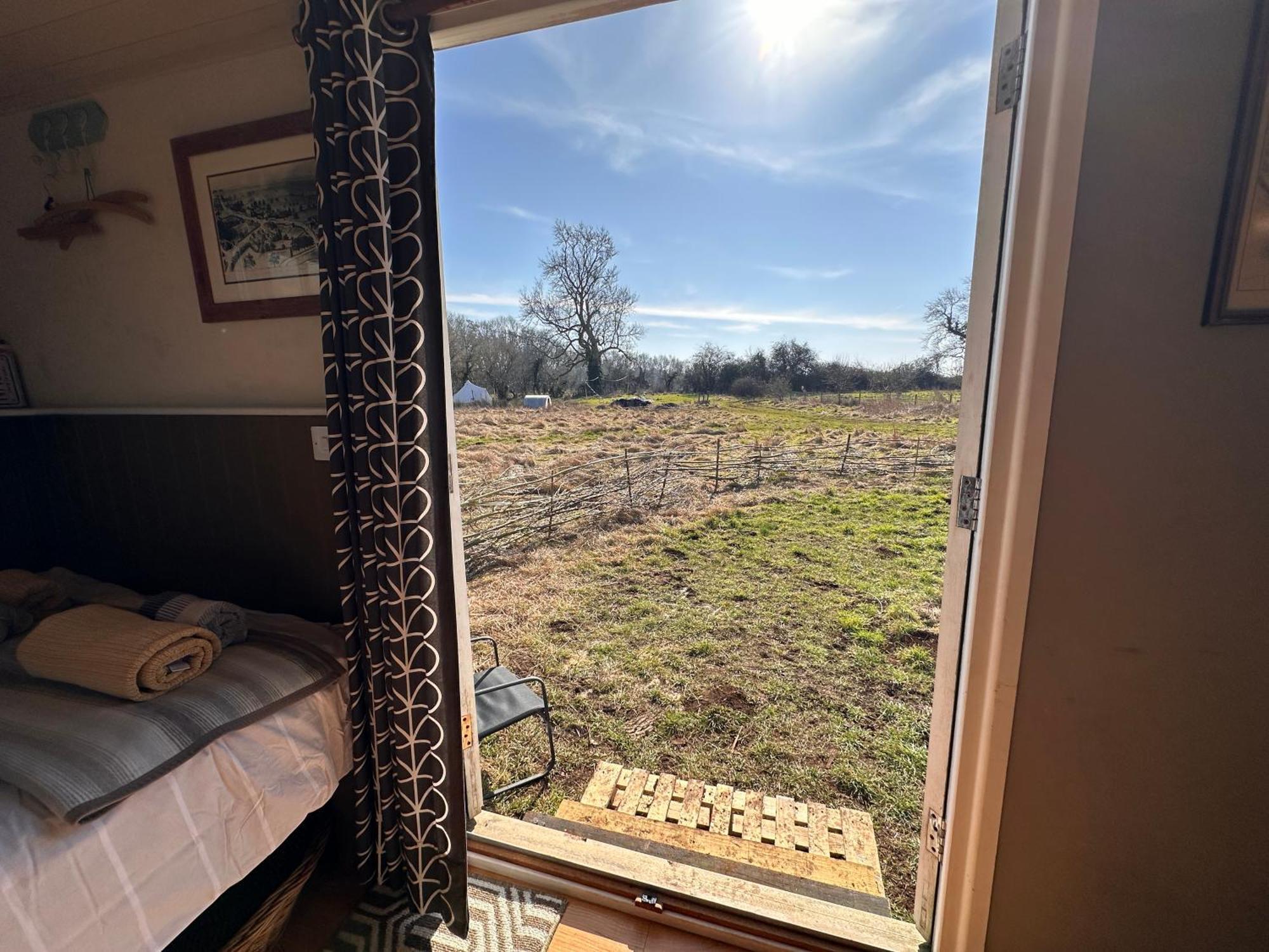 Buzzard Holt Hosting Hotel Buckingham Exterior foto